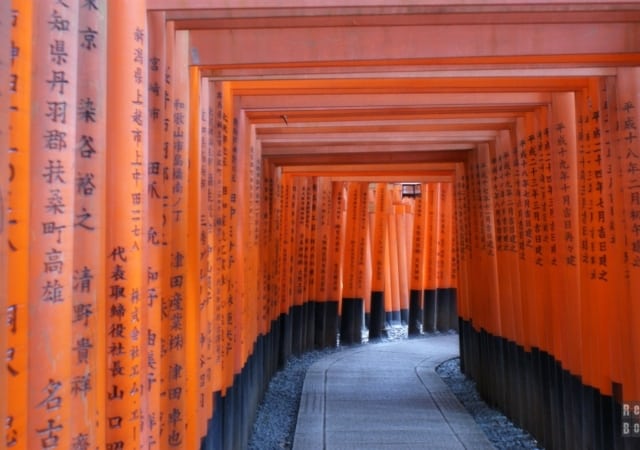 Senbon Torii - the path with the Torii gates in Kyoto