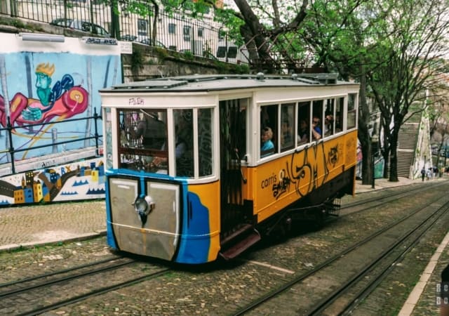 Elevator de Glória, Lisbon