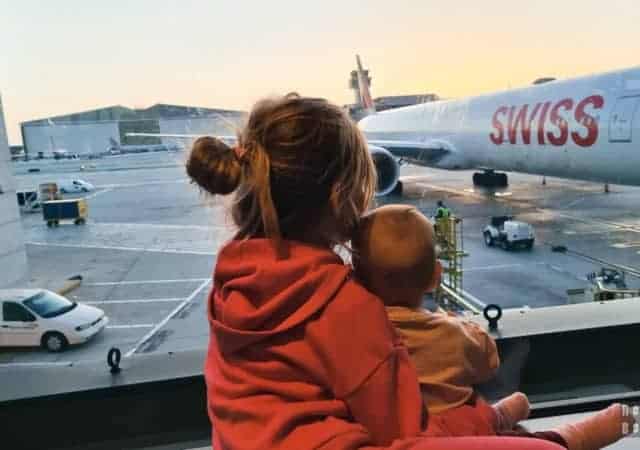 Where to fly on the first trip by plane with a child?